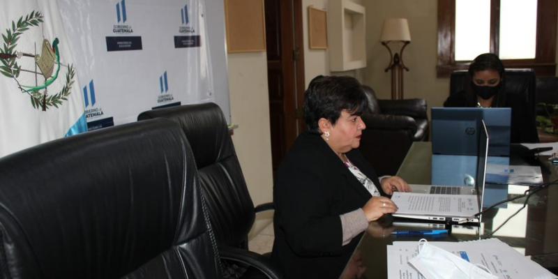 Para fortalecer la educación Bilingüe