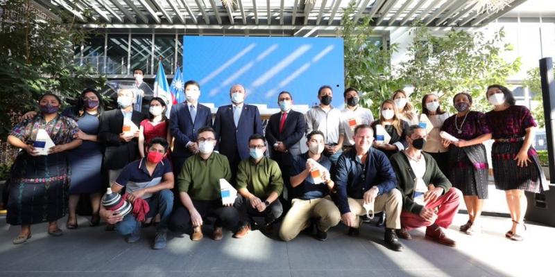 Artesanos y diseñadores fueron premiados hoy por su arte e innovación.