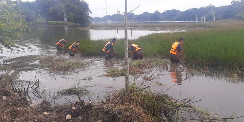  Jornada de limpieza en varios sectores de la laguna El Mango