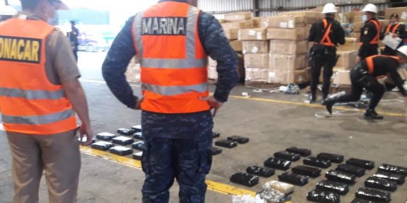 Marina de la Defensa Nacional localizó dos contenedores con ilícitos