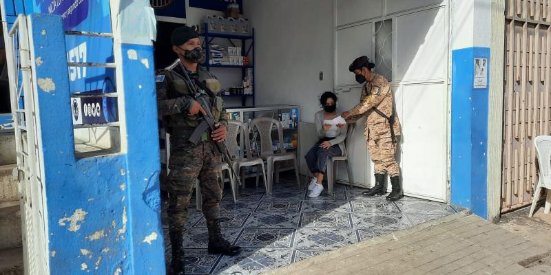 Reservistas Militares realizan esfuerzos para acelerar el proceso de vacunación contra COVID-19 