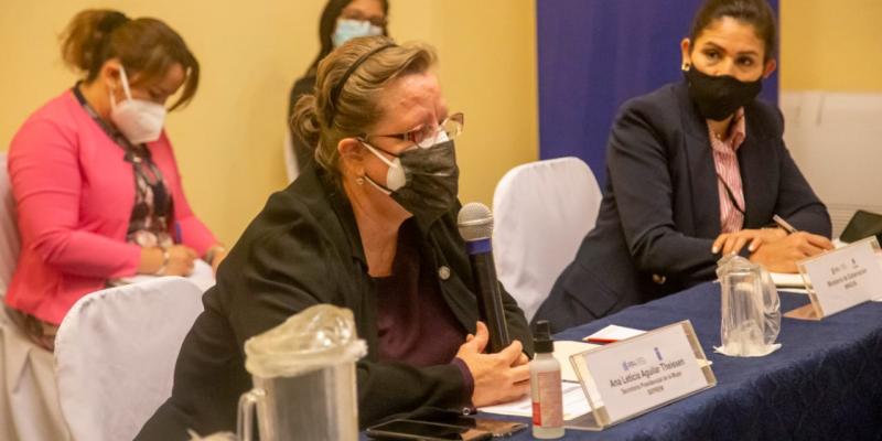 Secretaria Presidencial de la Mujer, Ana Leticia Aguilar Theissen. 