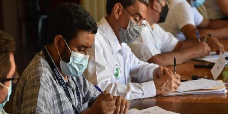 Capacitación de alcaldes sobre proyectos de agua y saneamiento