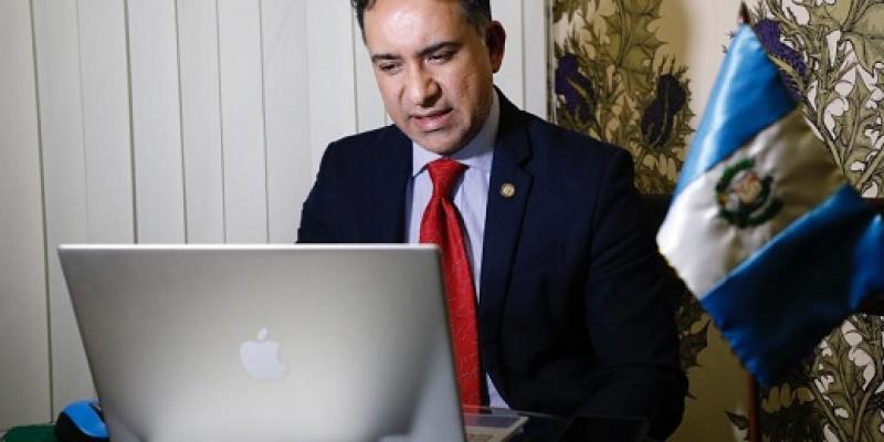 Ministro participa en reunión de la OEA