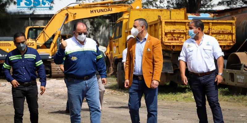 El coordinador ejecutivo, Manuel Alfonso Castellanos, del -FSS- , visitó las instalaciones de la Unidad de Convoyes Regionales