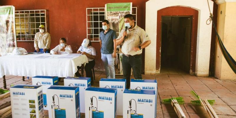 Entrega de insumos agropecuarios