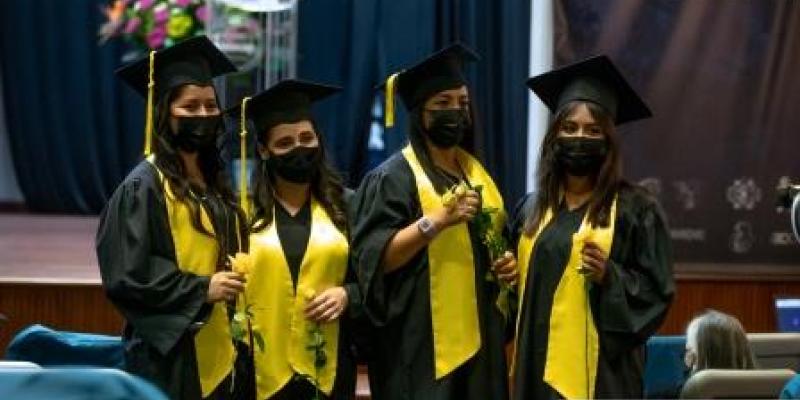 Las graduandas reconocieron el alto perfil profesional de los educadores