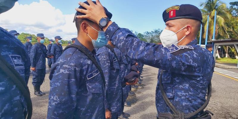 Curso de Infante de Marina, correspondiente a la promoción III del año 2021