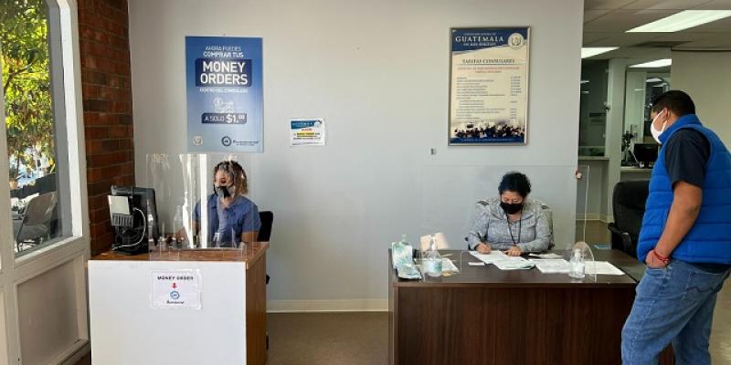 Consulado en Los Ángeles, California, facilita el pago de servicios con money orders dentro de sus instalaciones