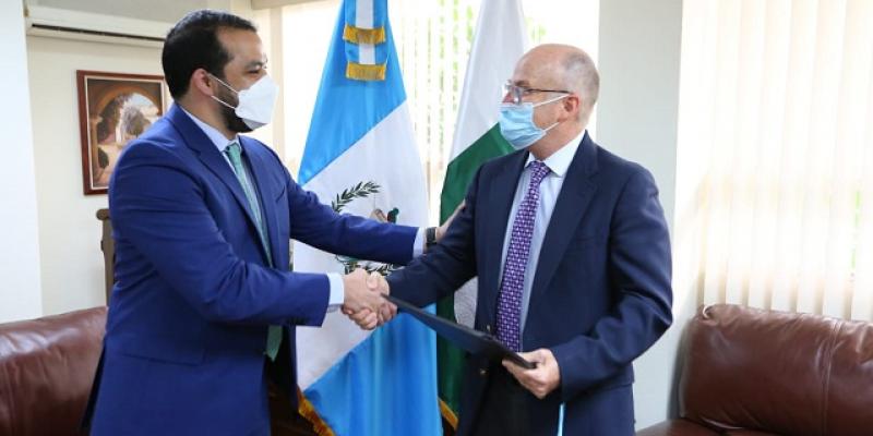 Autoridades del Minex entregan exequatur al cónsul honorario de Pakistán