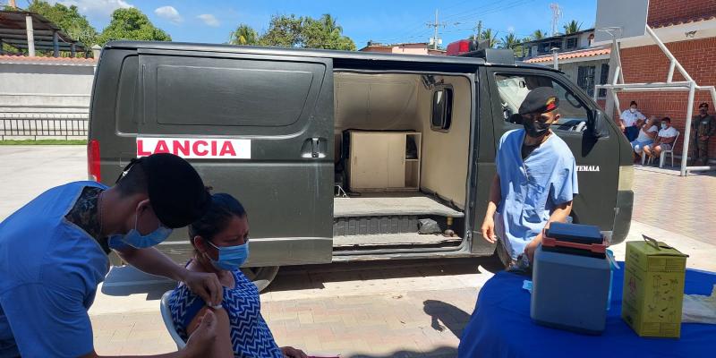 Jornadas de vacunación móvil en municipios de Escuintla