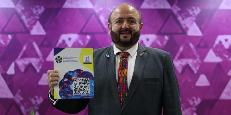 El Ministro de Economía, Antonio Malouf, durante la presentación de la Política de Innovación Productiva para la Competitividad.