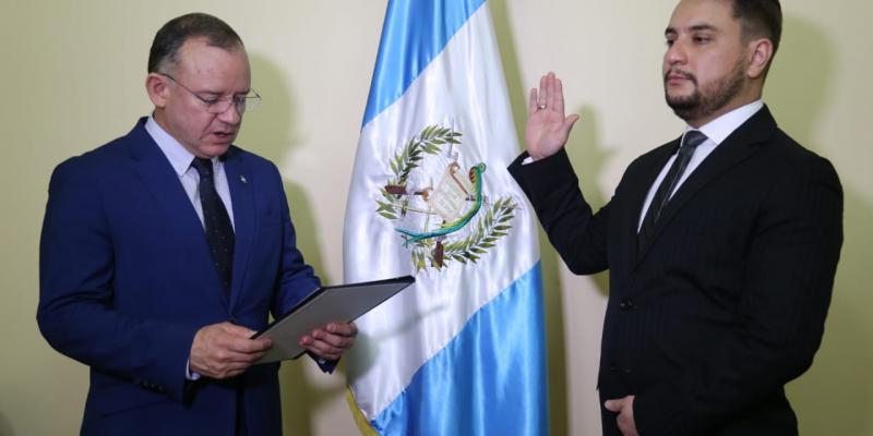 Ministro de Gobernación juramenta al Tercer Viceministro de Prevención de la Violencia y el Delito