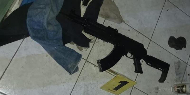 Decomisan armas y capturan personas en diferentes operativos policiales 