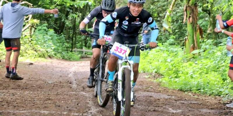 Ciclista Sergio Chumil