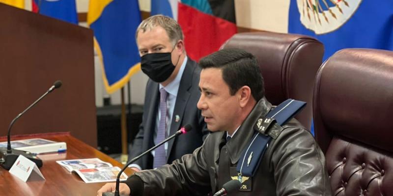 Ministro de la Defensa Nacional, General de División Henry Yovani Reyes Chigua