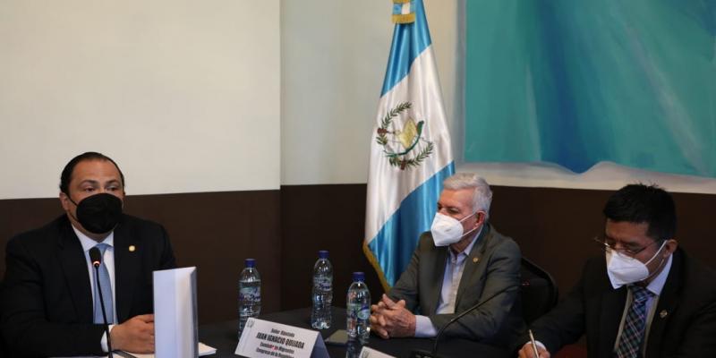 Canciller Mario Búcaro se reunió con la Comisión del Migrante del Congreso para abordar acciones en favor de connacionales en el exterior 