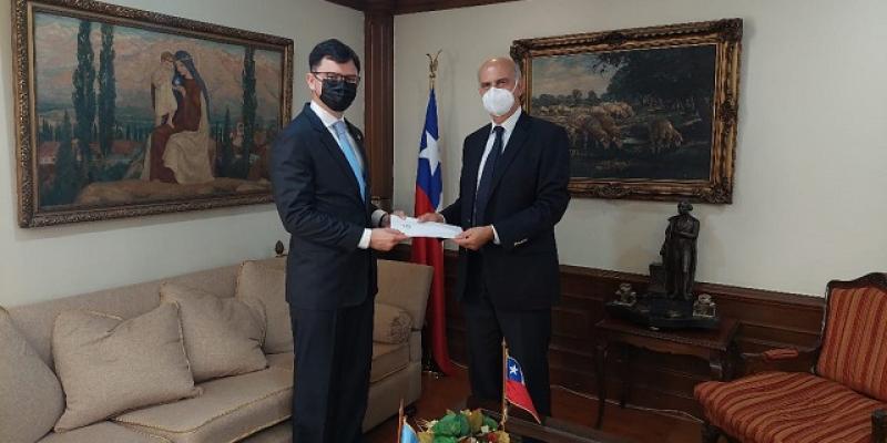 Embajador de Guatemala presentó Copias de Estilo ante el Gobierno de Chile