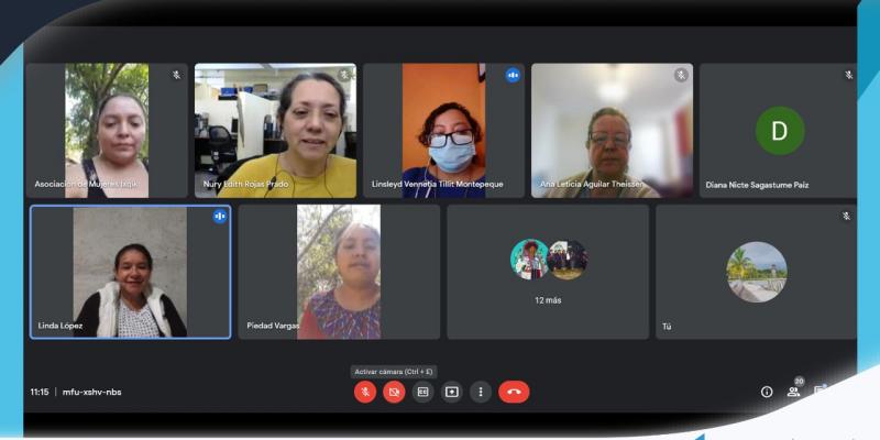 Secretaria Presidencial de la Mujer Ana Leticia Aguilar Theissen junto a representantes de Orgs. de Mujeres 