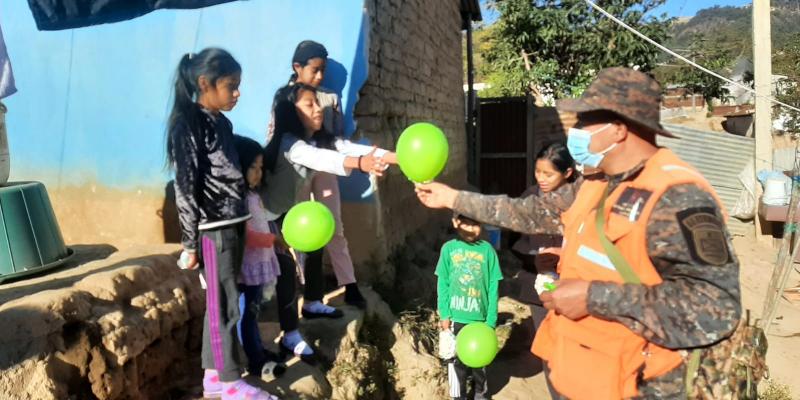 Ejército de Guatemala comparte actividades recreativas con la niñez de Nahualá y Santa Catarina Ixtahuacán, Sololá