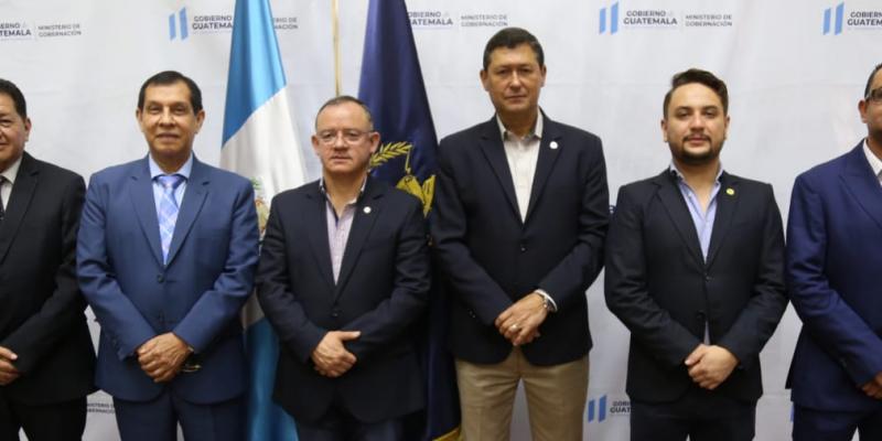 Ministro de Gobernación presenta Plan de Trabajo a sus Viceministros y Directores 