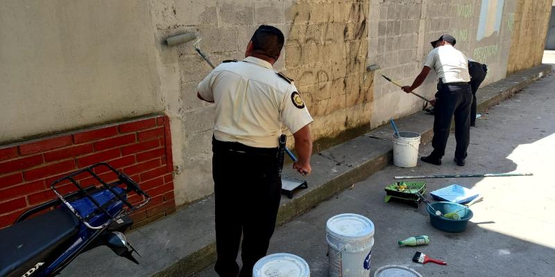 Agentes de Prevención recuperan Espacios Públicos en zona  18 