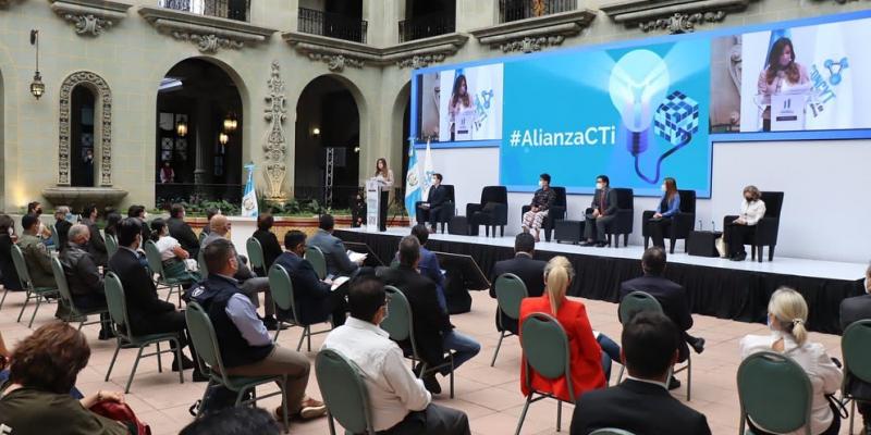 Se cumple un año de la firma de la alianza para  acercar la ciencia a la sociedad 