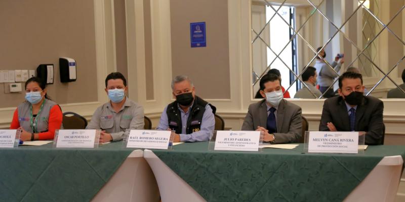 Mides y GOAL durante capacitación sobre mercados en crisis