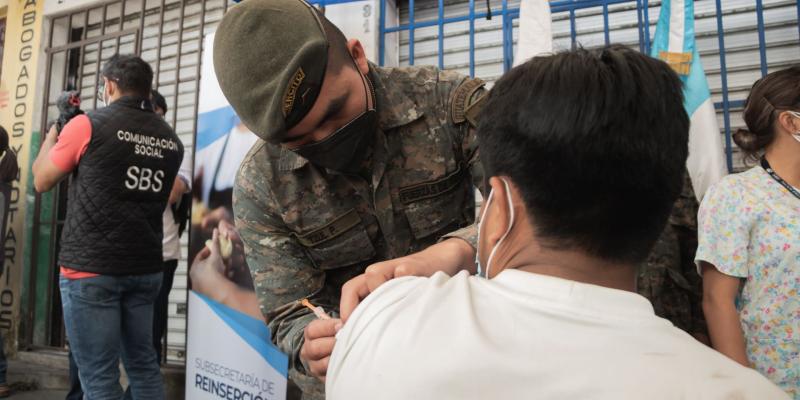 Los locatarios acudieron a vacunarse