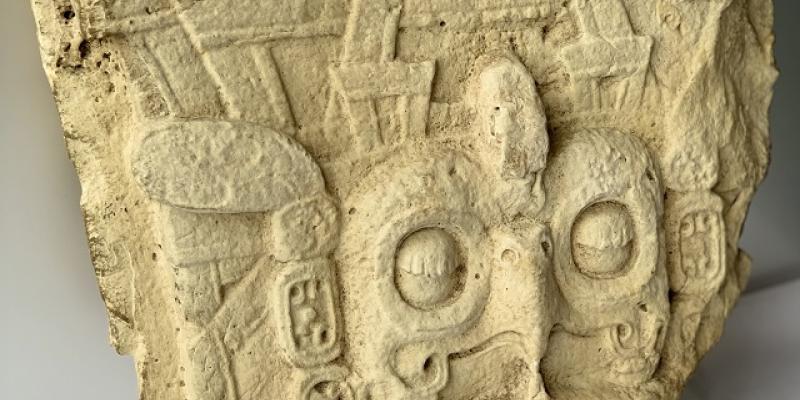 Retorno de pieza arqueológica de Piedras Negras, Petén 