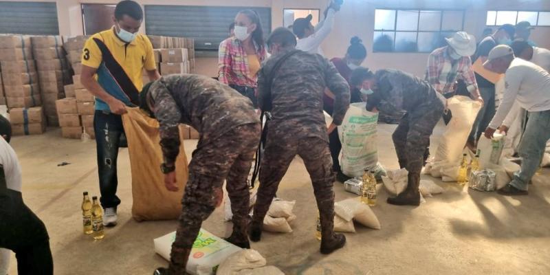 Tercera Brigada de Infantería apoyó entrega de víveres a población vulnerable de Moyuta, Jutiapa