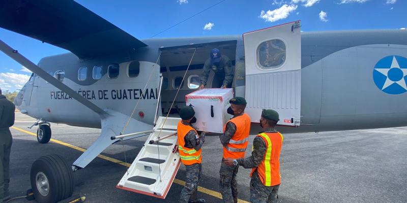 Fuerza Aérea Guatemalteca trasladó más de 50 mil vacunas contra el Coronavirus COVID-19 a Huehuetenango