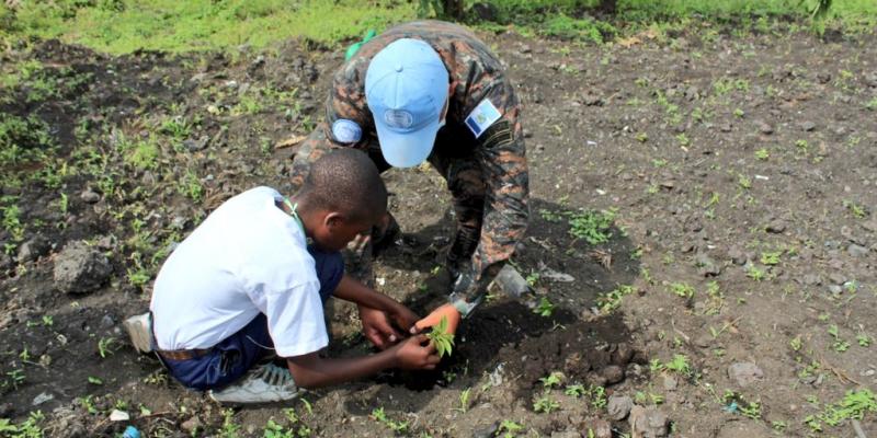 Niños congoleses fortalecen su cultura ecológica junto al XXI Contingente de Fuerzas Especiales GUASFOR