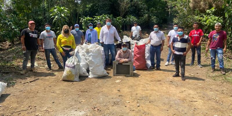 Continúa eliminación de basureros ilegales en Suchitepéquez