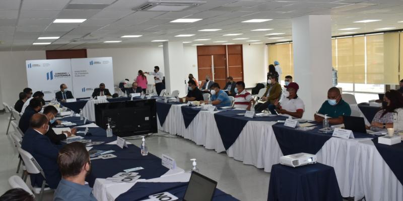 Autoridades de SEGEPLAN, SCEP y MINFIN sostuvieron una reunión con las diferentes comisiones para evaluar los planes estratégicos del CONADUR