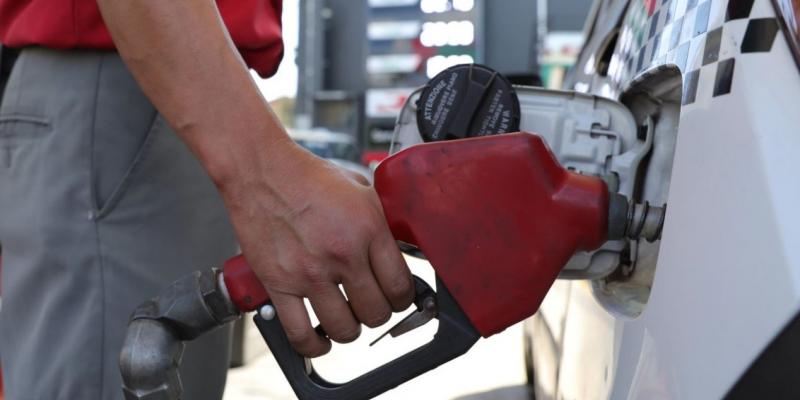 Publican ley de apoyo social temporal a los consumidores de diésel y gasolina regular.