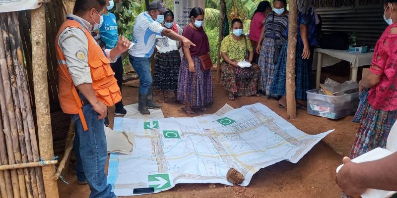 Taller de capacitación en la aldea Campur, Santa Catalina La Tinta, Alta Verapaz.