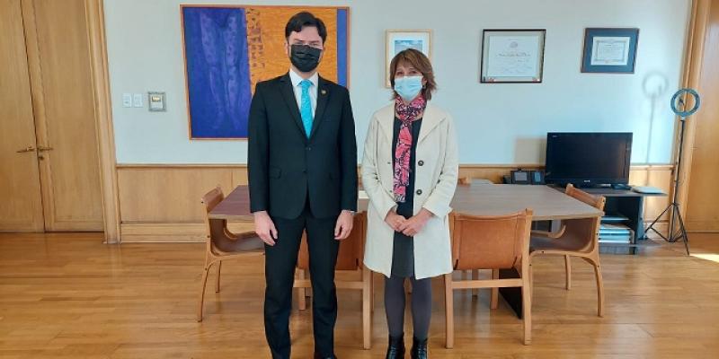 Embajador de Guatemala aborda temas bilaterales con subsecretaria de Relaciones Exteriores de Chile