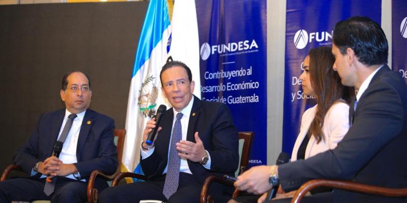 Ministro participa en foro organizado por FUNDESA 