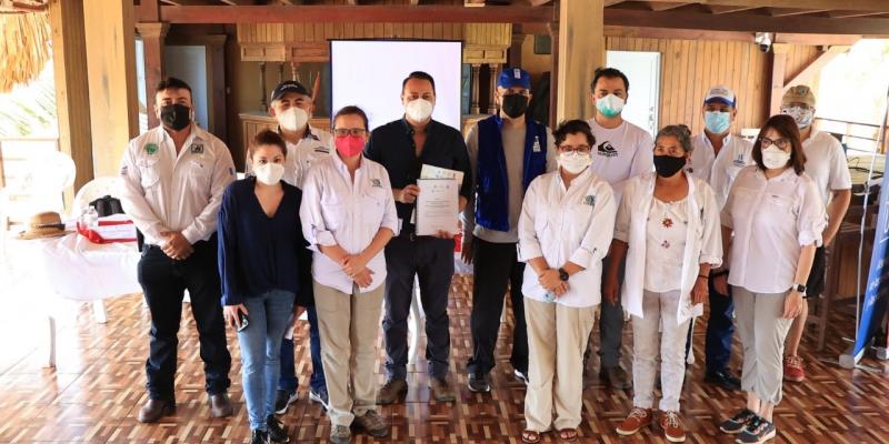 Entregan proyecto para la conservación de especies marinas en el litoral del Pacífico