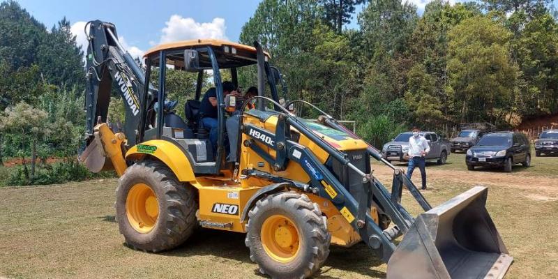 Fodes mejora calle en San Cristóbal Verapaz, Alta Verapaz
