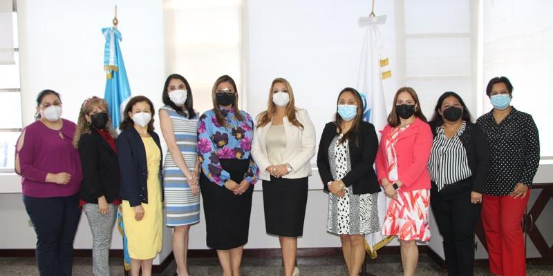 Directora de Onsec junto con la Unidad Especializada en Riesgo 