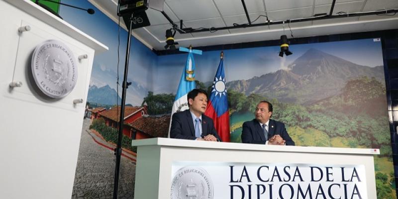 Minex estrena podcast de diplomacia con embajador de Taiwán como primer invitado 