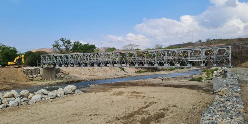 Cuerpo de Ingenieros del Ejército finalizó instalación de puente que beneficia a más de 1,900 familias de Gualán, Zacapa