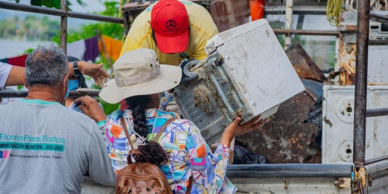 MARN impulsa jornada de limpieza en Flores, Petén