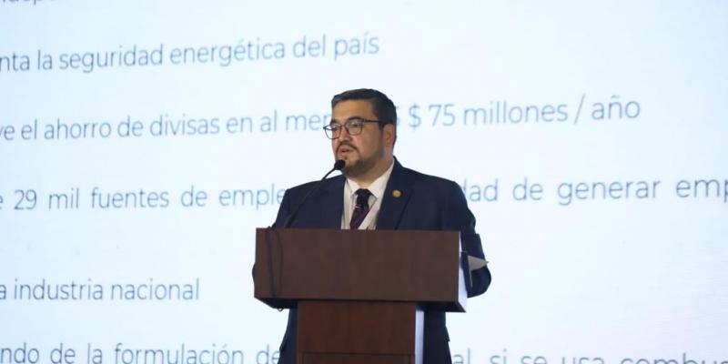 Alberto Pimentel Mata, Ministro de Energía y Minas. 