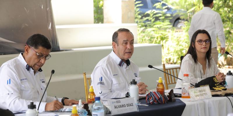 Secretaria Keila Gramajo junto al Presidente Alejandro Giammattei presidieron la segunda reunión ordinaria del Consejo de Desarrollo Urbano y Rural -CONADUR- en Petén