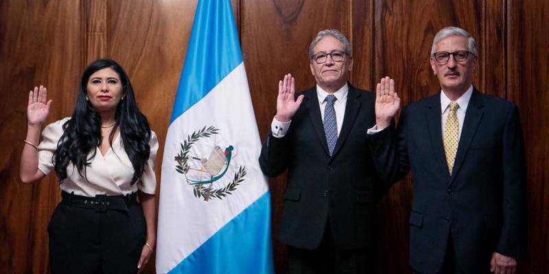 Presidente Alejandro Giammattei juramento a nuevo Directorio del CNEE