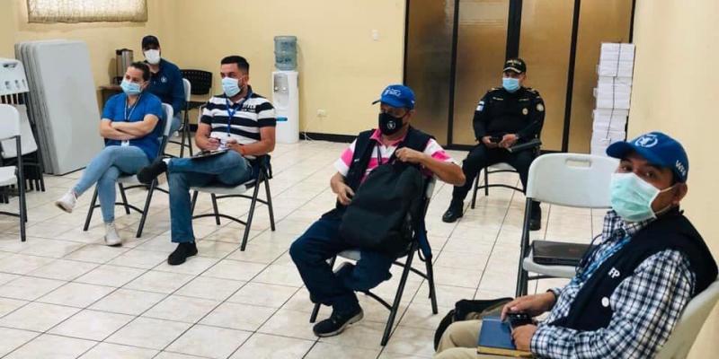 Personal de Mides, MAGA y Sesan en reunión con PMA.