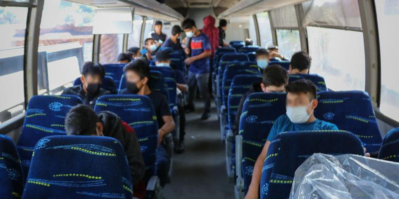 Un grupo de adolescentes migrantes no acompañados regresa a Guatemala